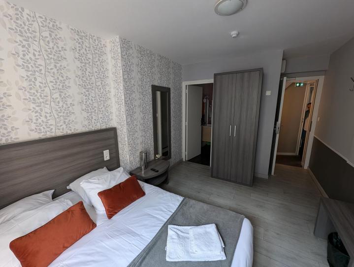 Short stay room rental Bayeux